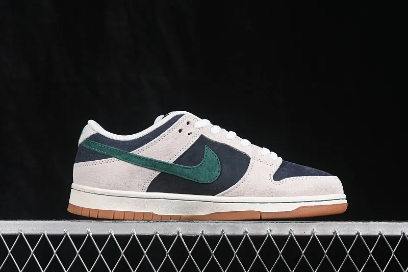 All Categories Nk SB Dunk Series Nk SB Dunk Low Low-top sneakers Nike SB Dunk Low Suede gray raw rubber SB low-top casual sneakers HF3704-001